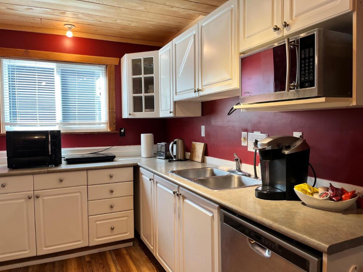 Frigon Suite -Waterfront Port Alice Екстериор снимка